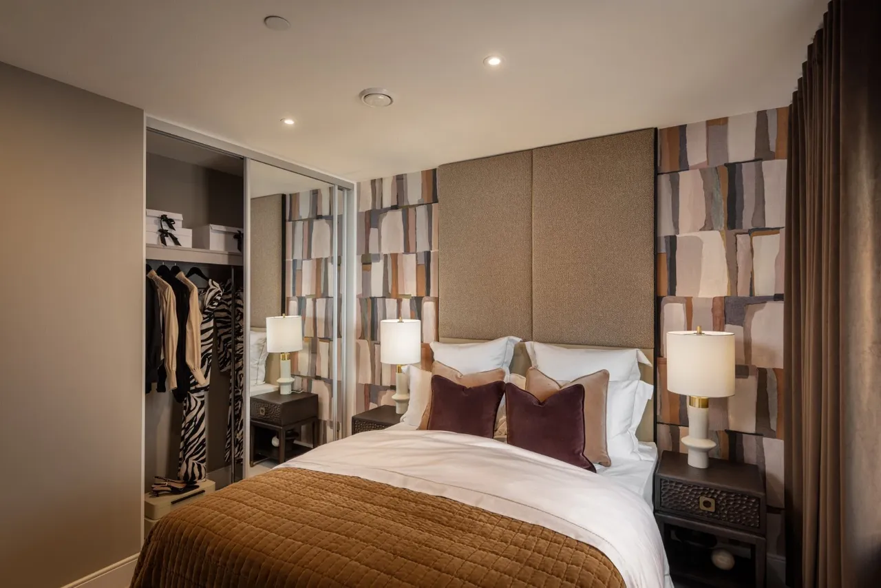 London Square, Twickenham, TW2, photo 4