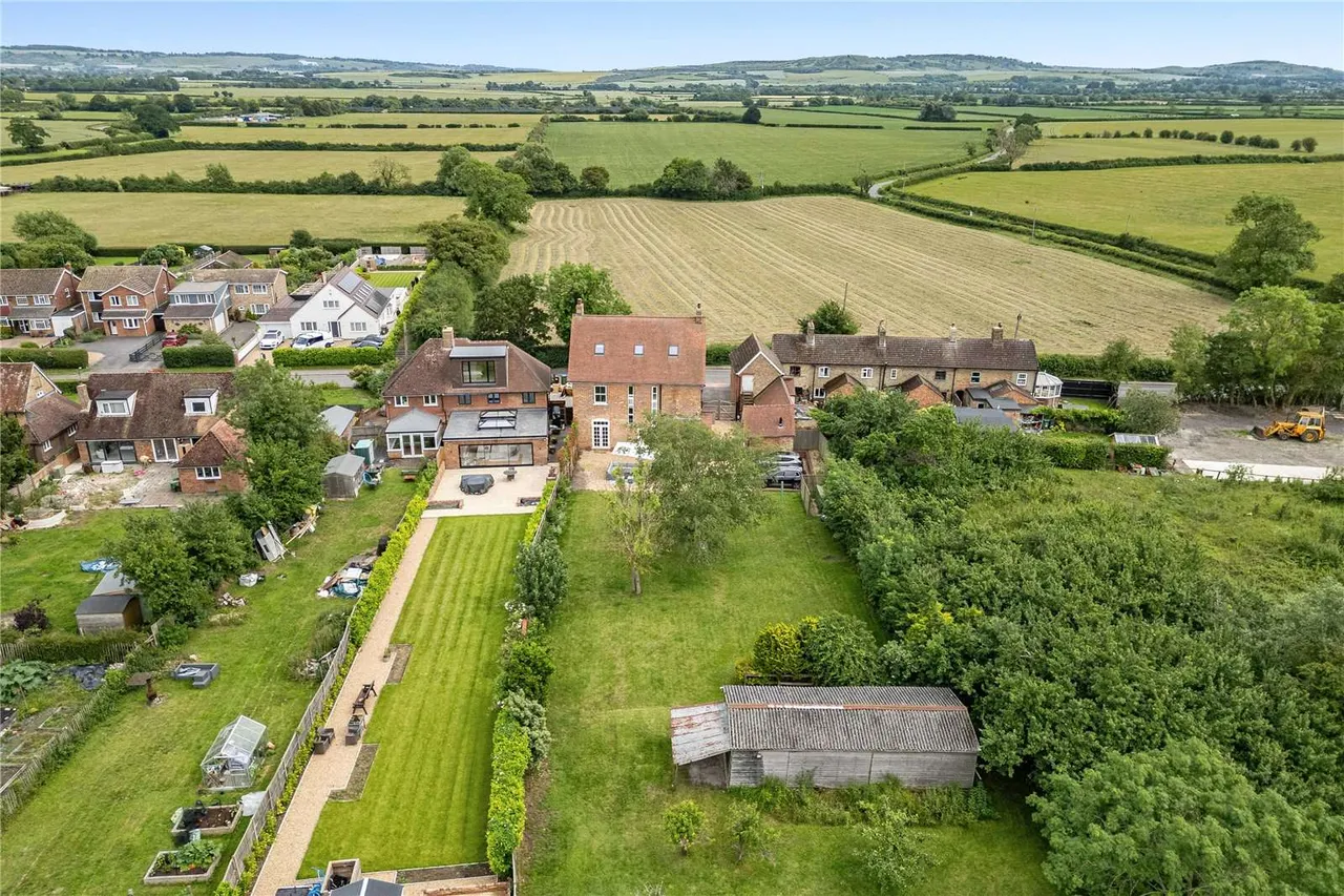 Horton Road, Slapton, Buckinghamshire, LU7 9DB, photo 2