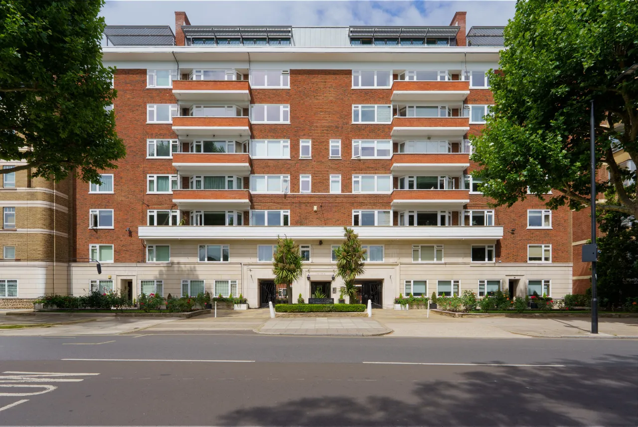 3 bed flat to rent — Bentinck Close, 76-82 Prince Albert Road, St John's Wood, London, NW8 7RY
