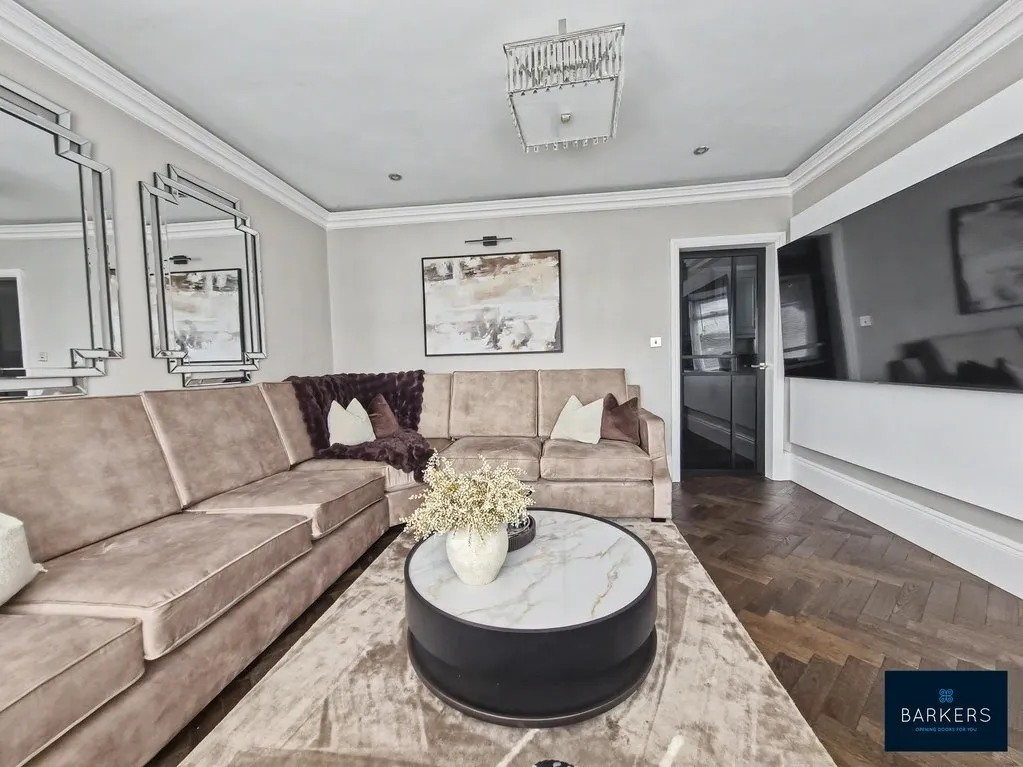 Newhall Road, Bradford 4 BD4 6AE, photo 3