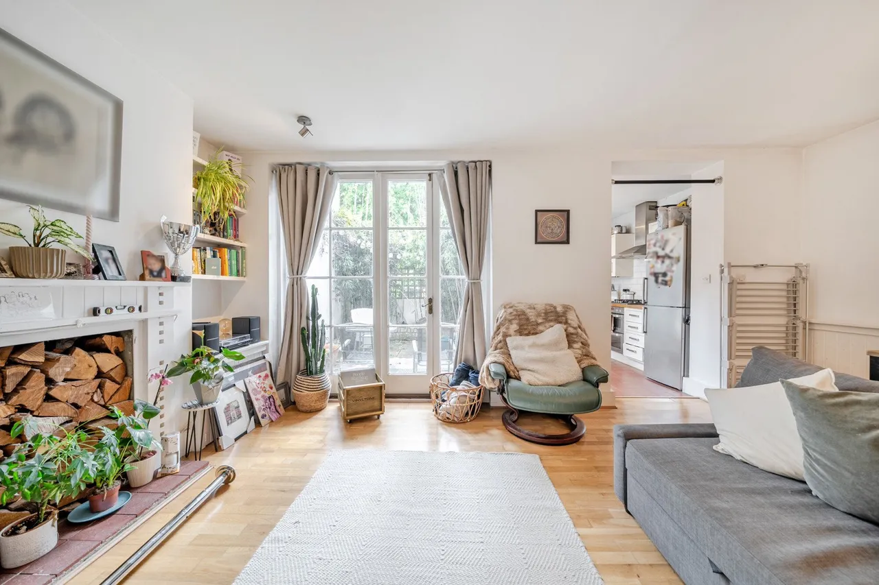 Asylum Road, SE15, photo 2