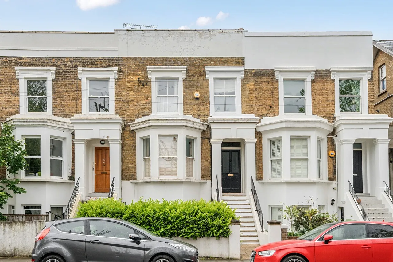 1 bed flat for sale — Asylum Road, SE15