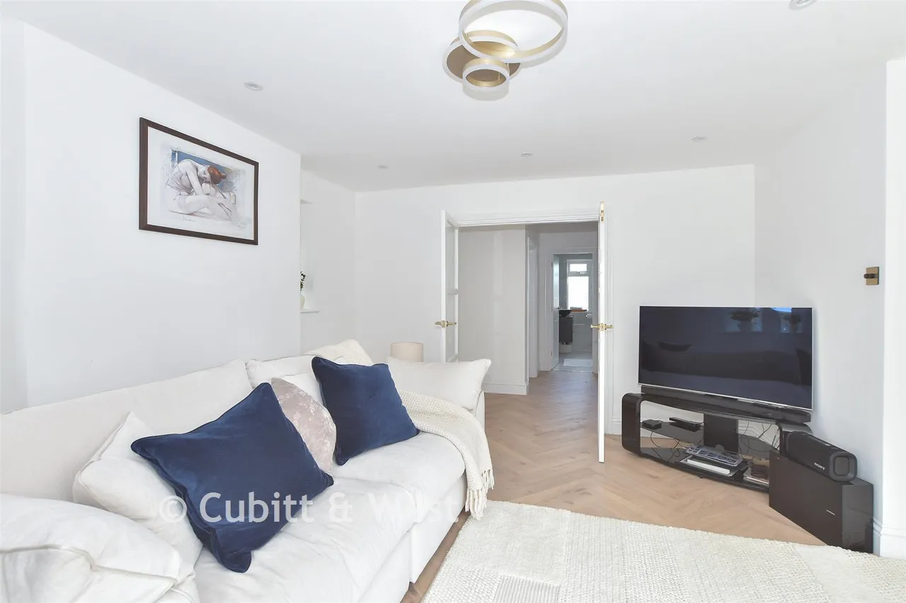 Penland Close, Haywards Heath, RH16, photo 5