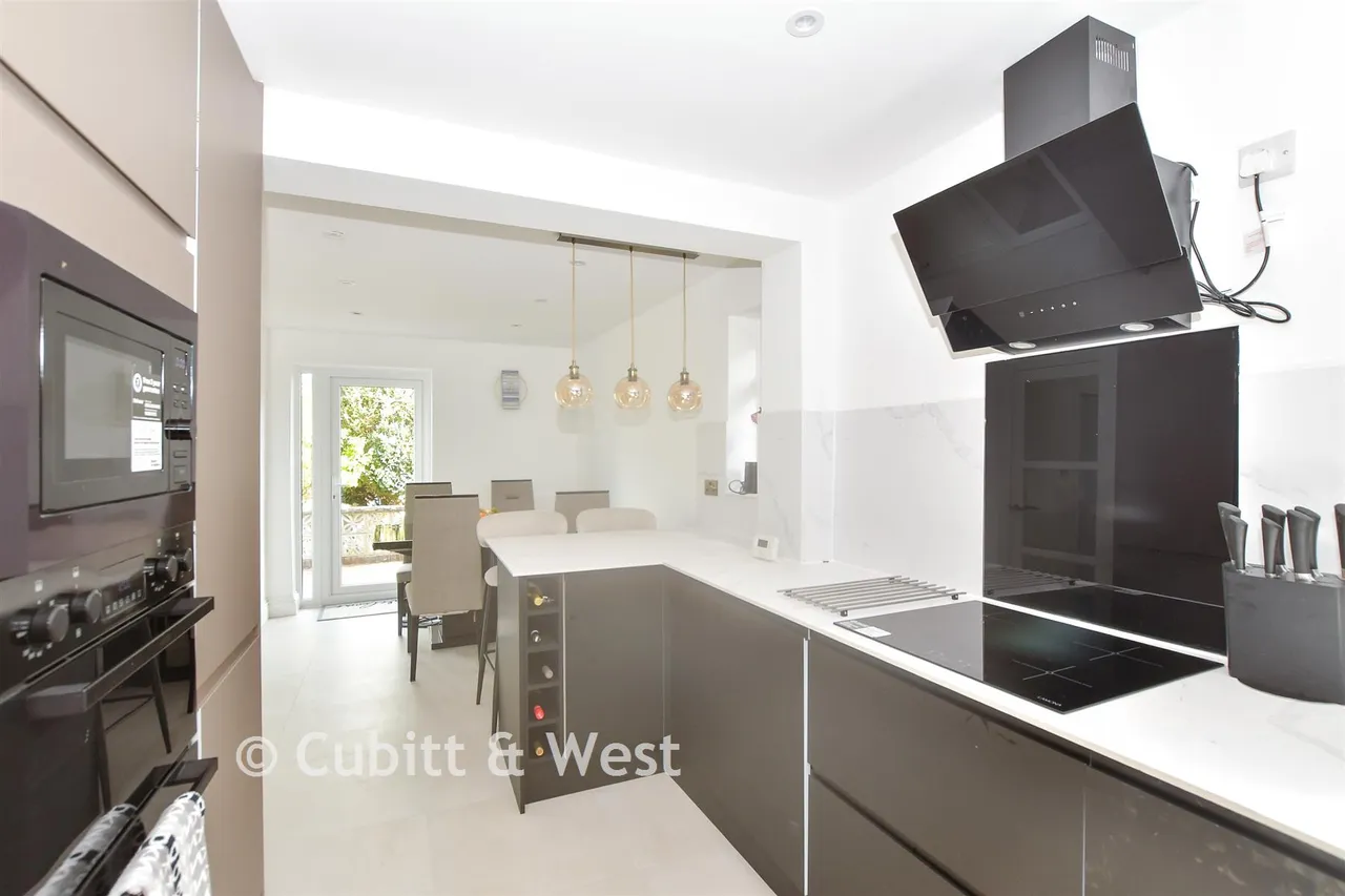 Penland Close, Haywards Heath, RH16, photo 7
