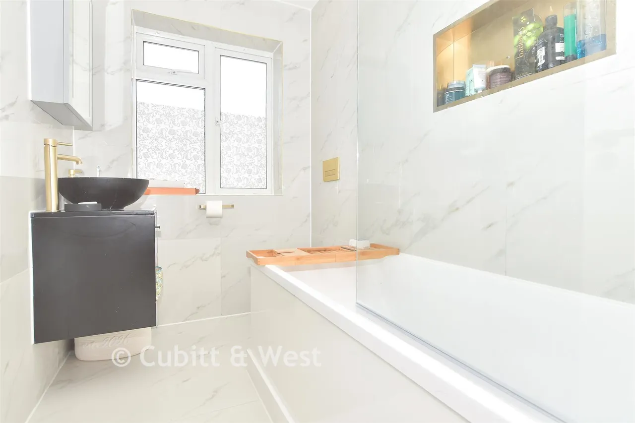 Penland Close, Haywards Heath, RH16, photo 11