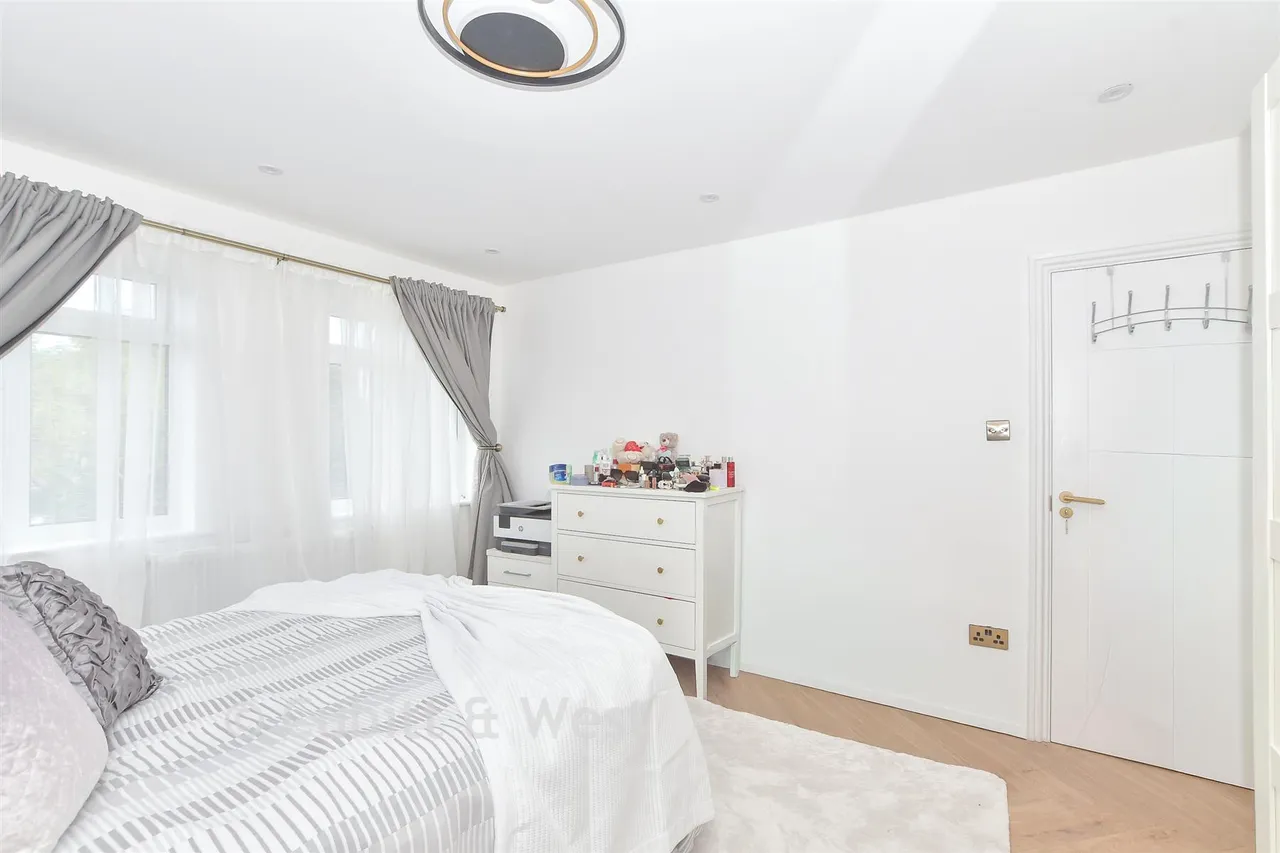 Penland Close, Haywards Heath, RH16, photo 9