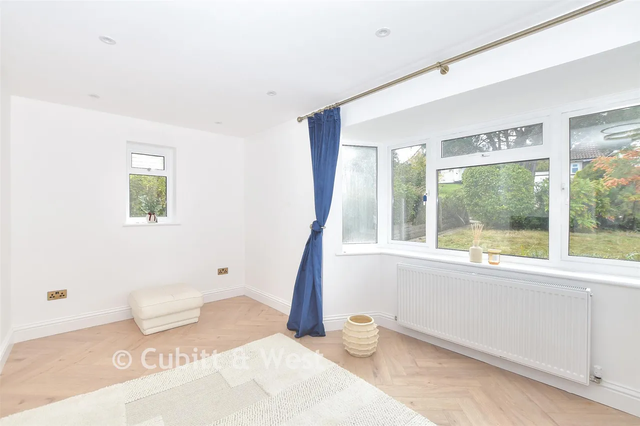Penland Close, Haywards Heath, RH16, photo 4