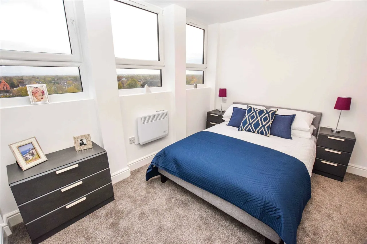 Benbow Street, Sale, M33, photo 4