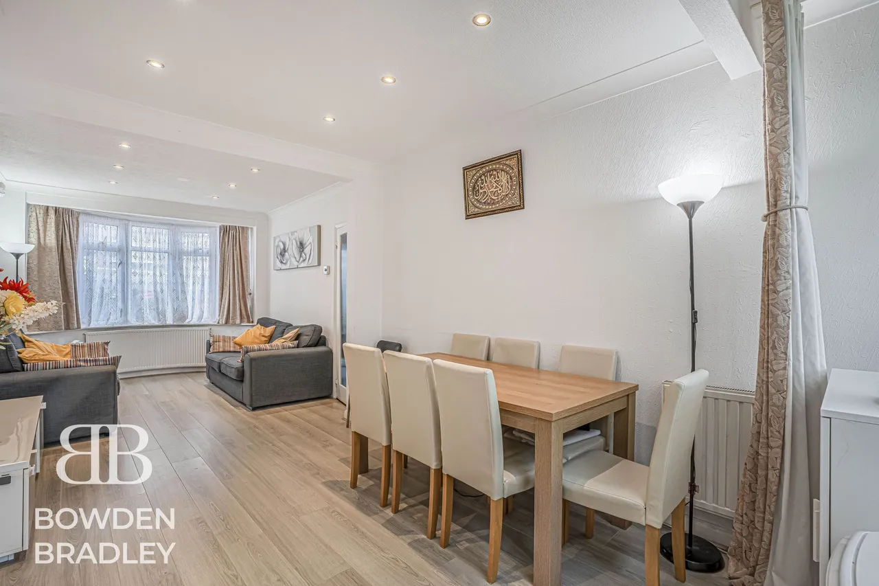 Dovedale Avenue, Clayhall, IG5, photo 2
