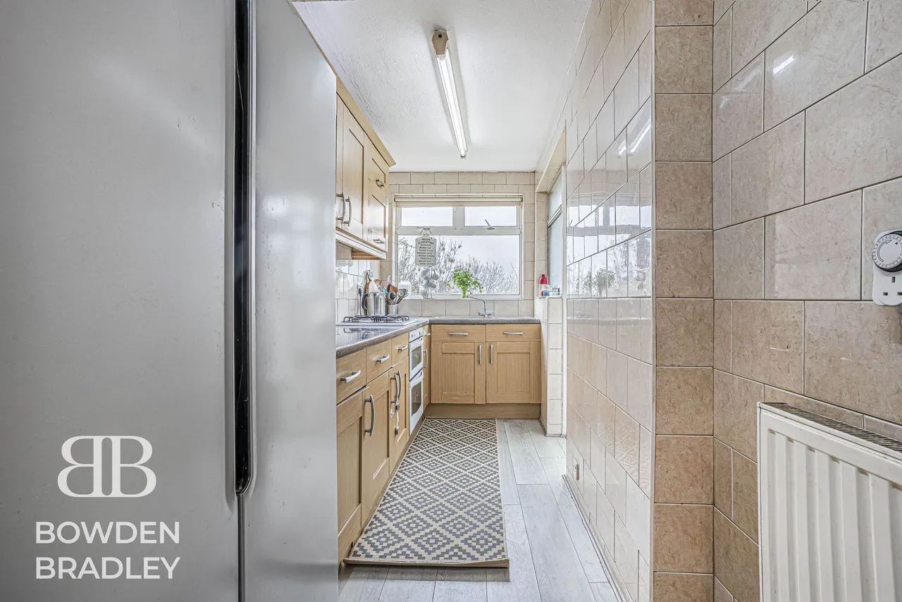 Dovedale Avenue, Clayhall, IG5, photo 6