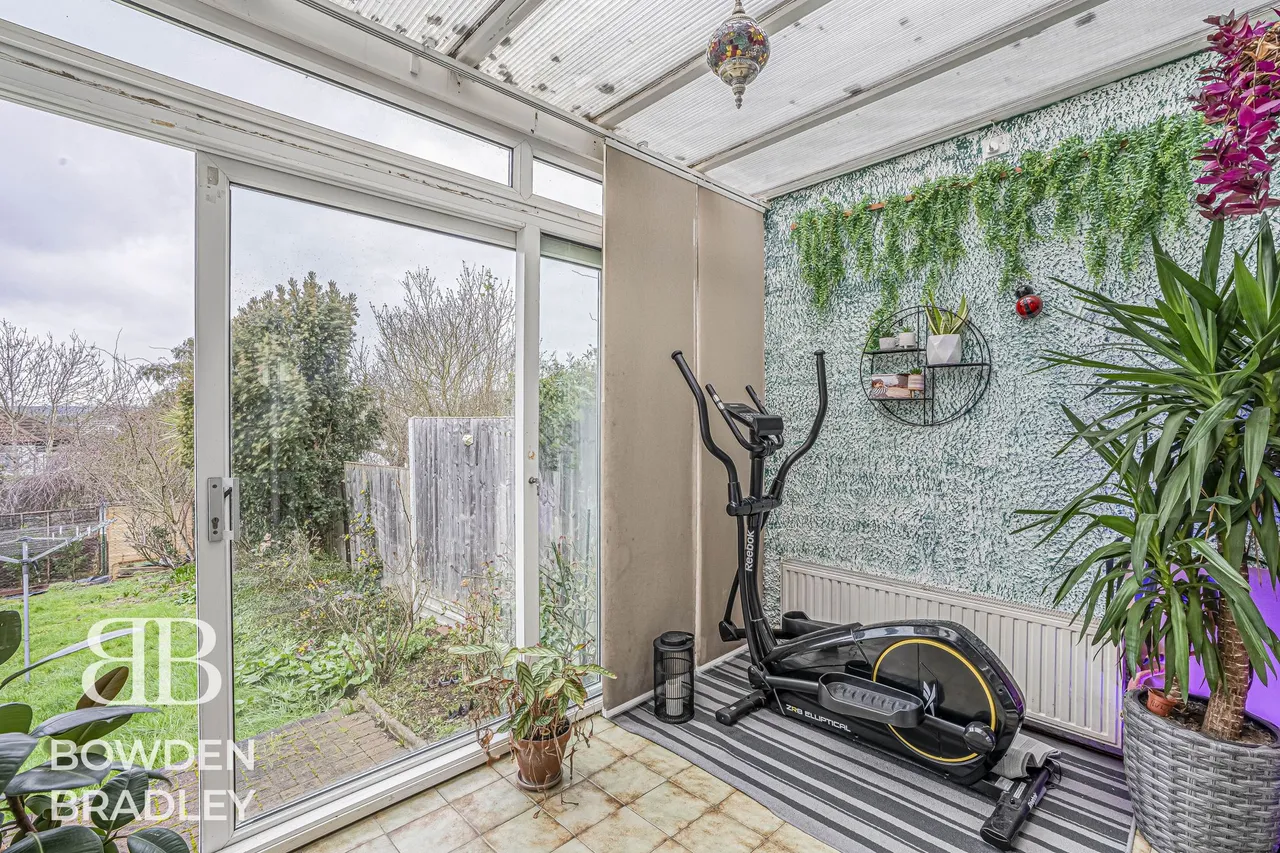 Dovedale Avenue, Clayhall, IG5, photo 7