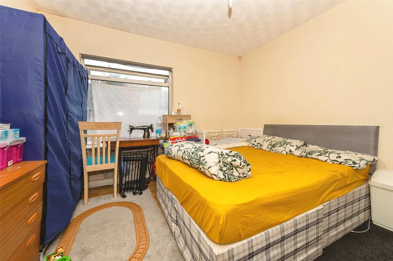 Hillside Road, Luton, Bedfordshire, LU3, photo 8