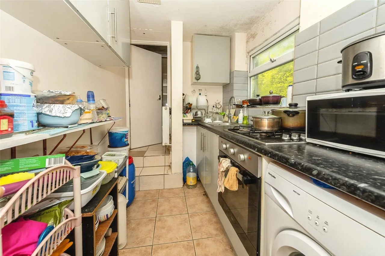 Hillside Road, Luton, Bedfordshire, LU3, photo 5
