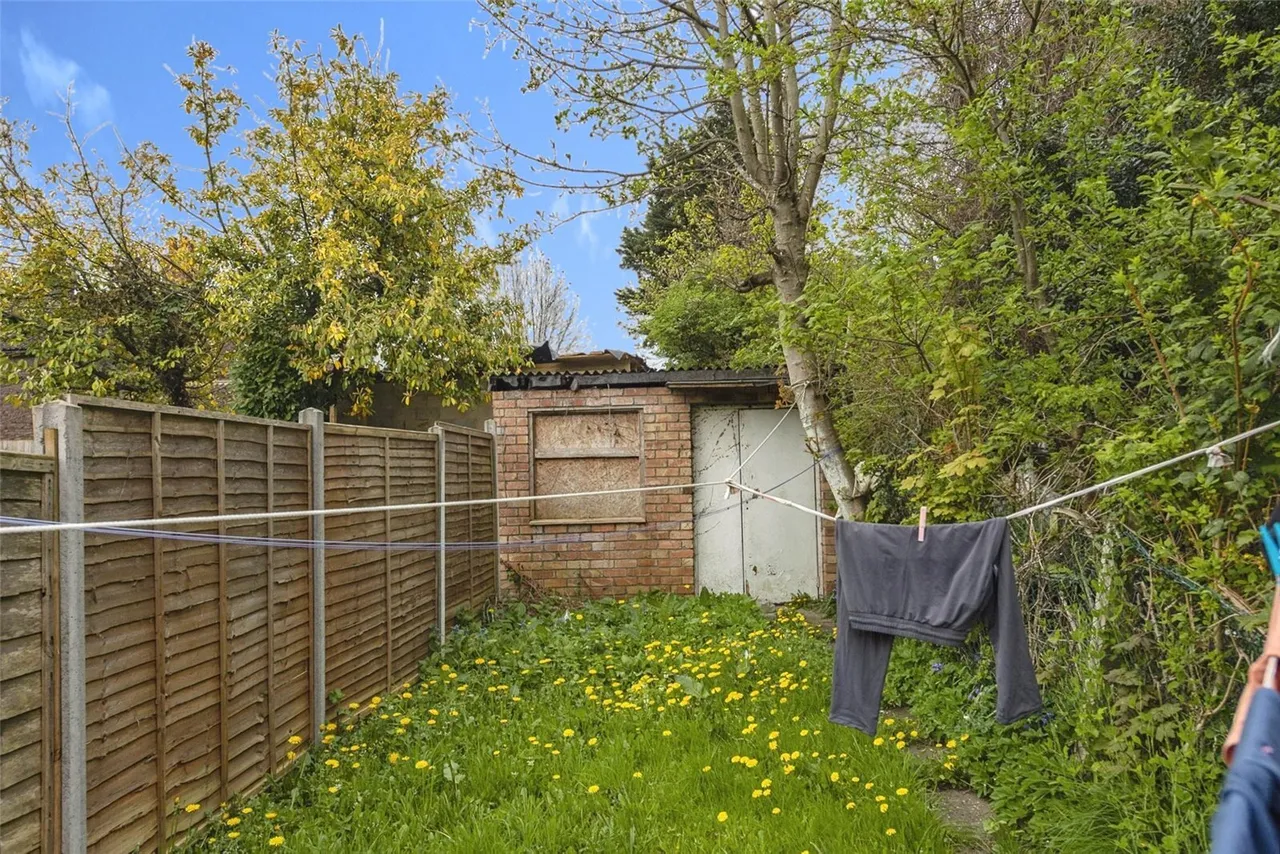 Hillside Road, Luton, Bedfordshire, LU3, photo 13