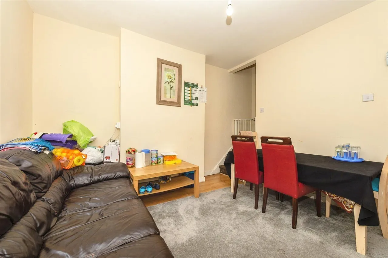 Hillside Road, Luton, Bedfordshire, LU3, photo 3