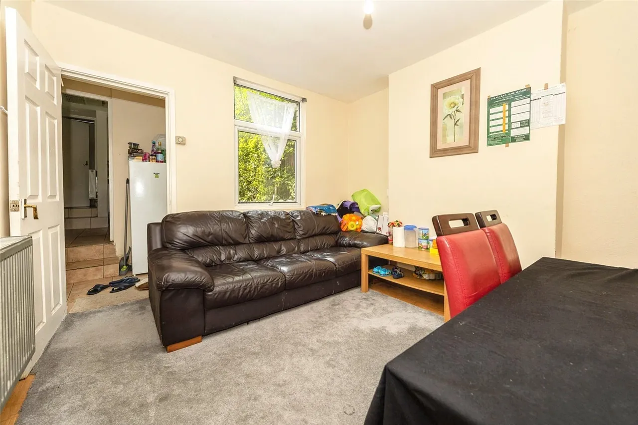 Hillside Road, Luton, Bedfordshire, LU3, photo 4