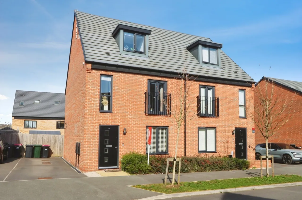 Broomhill Avenue, Waverley, Rotherham, South Yorkshire, S60, photo 25