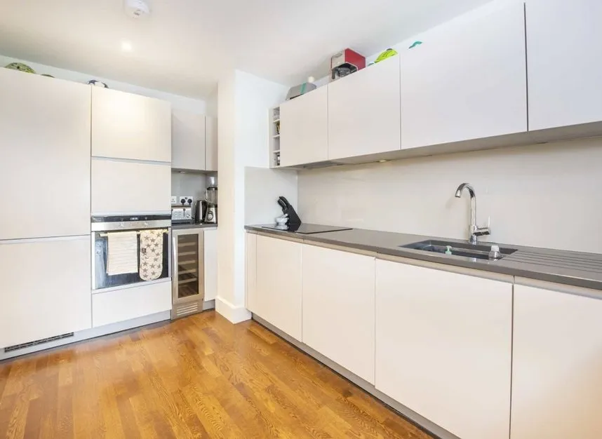 Henry Macaulay Avenue, Kingston Upon Thames, KT2, photo 4