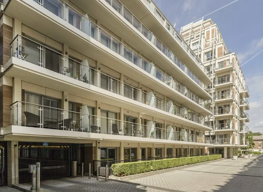 2 bed flat to rent, Henry Macaulay Avenue, Kingston Upon Thames, KT2