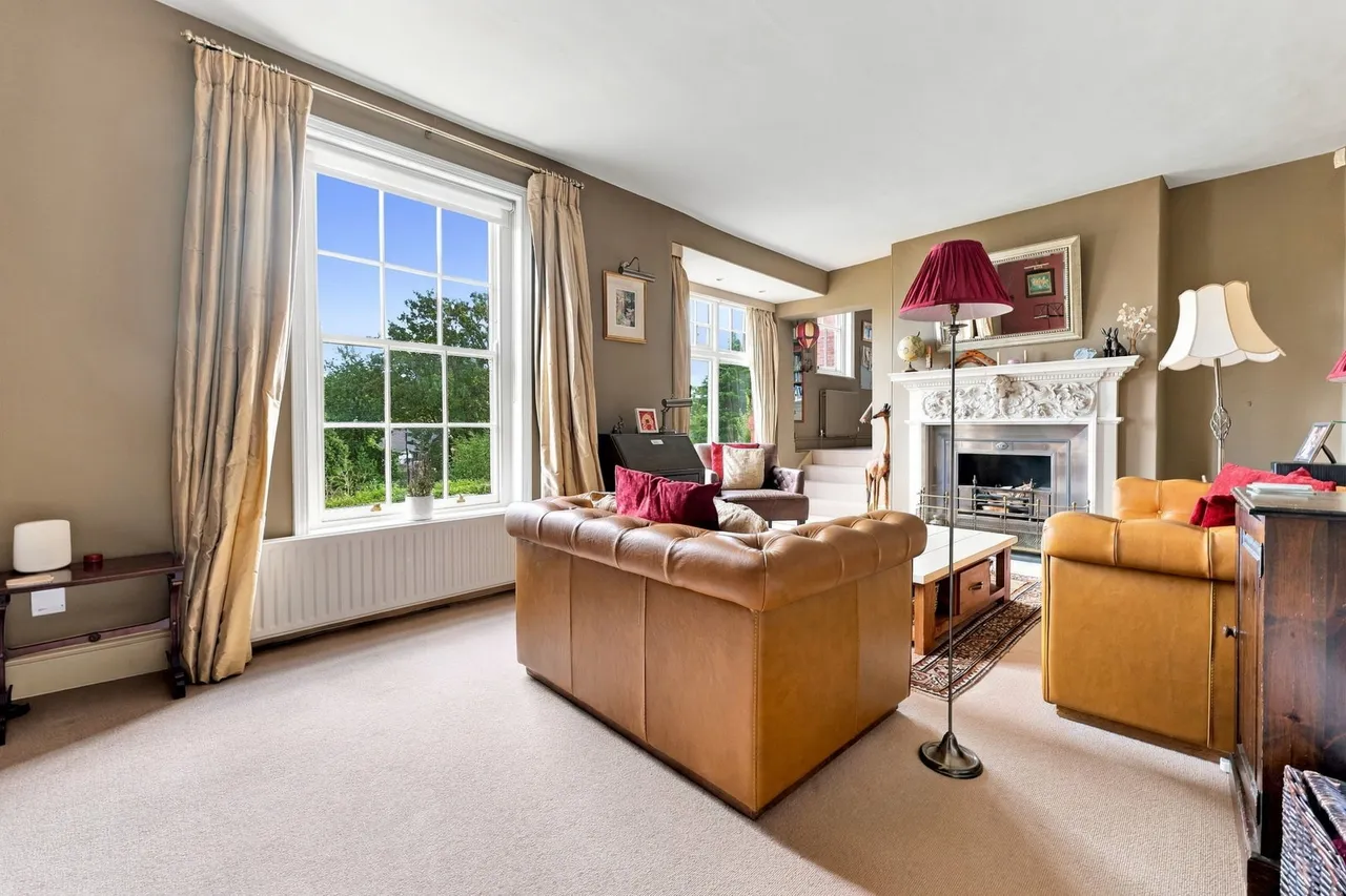 Grade II listed Georgian Townhouse, Westgate, photo 6