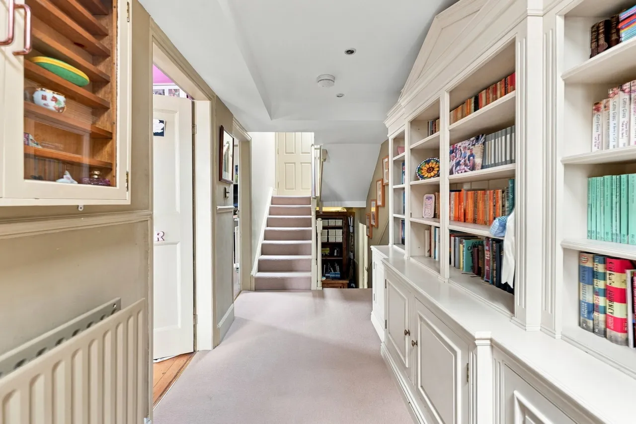Grade II listed Georgian Townhouse, Westgate, photo 34