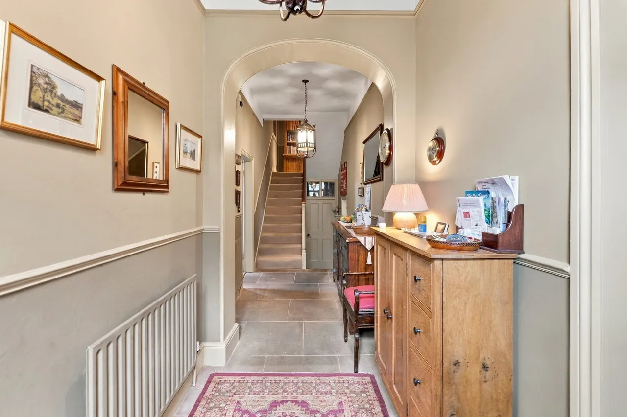 Grade II listed Georgian Townhouse, Westgate, photo 5