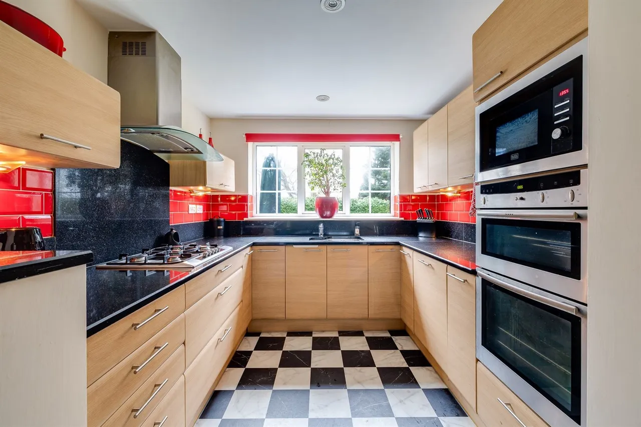 Mickle Trafford, Chester, photo 13