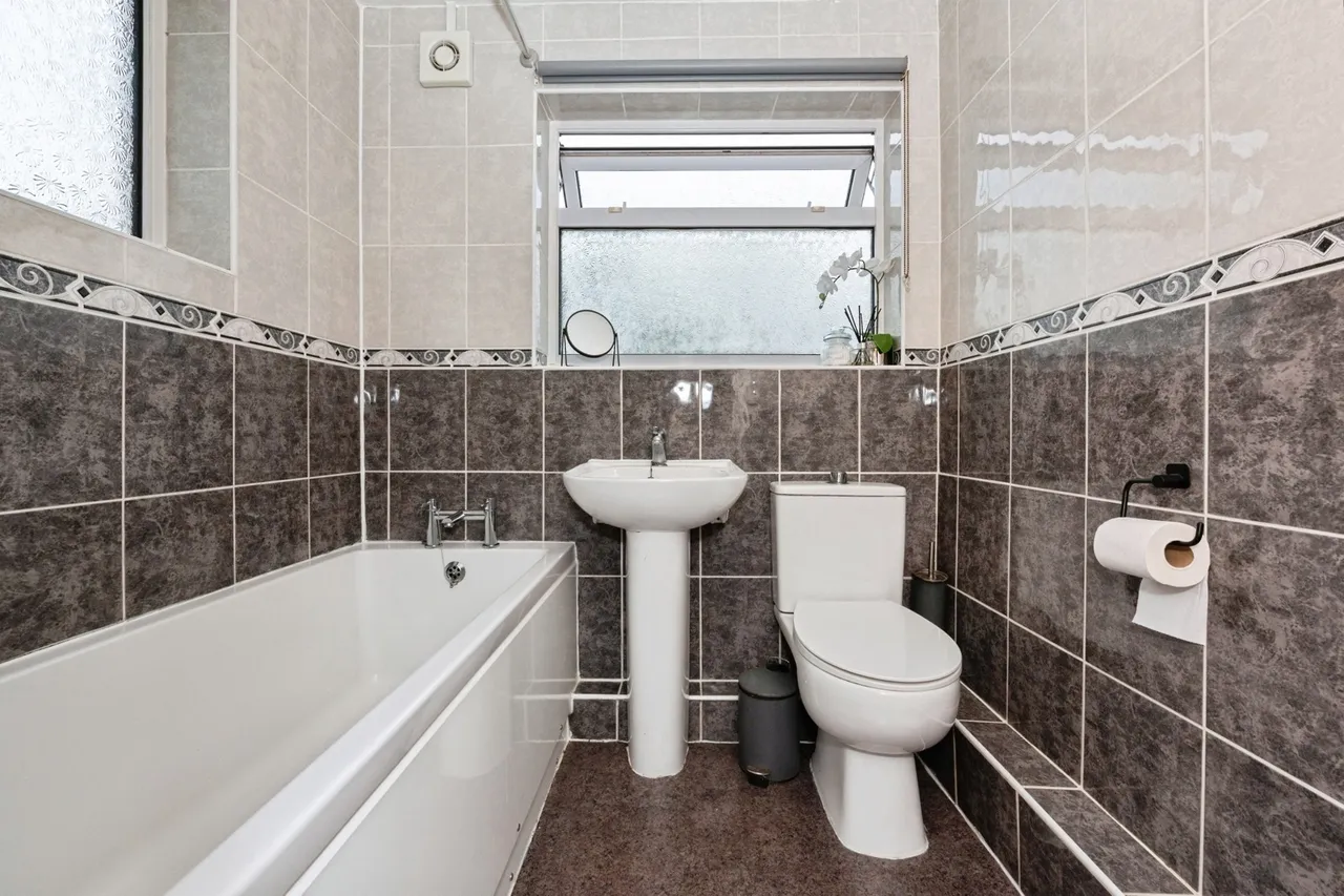 Lower Higham Road, DA12, photo 15