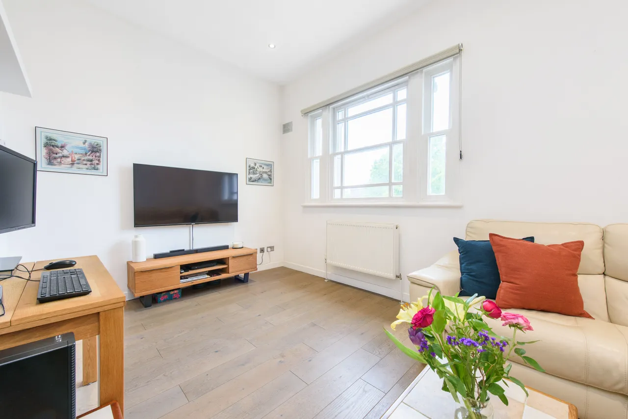 1 bed flat for sale — 16d Hilgrove Road, London
