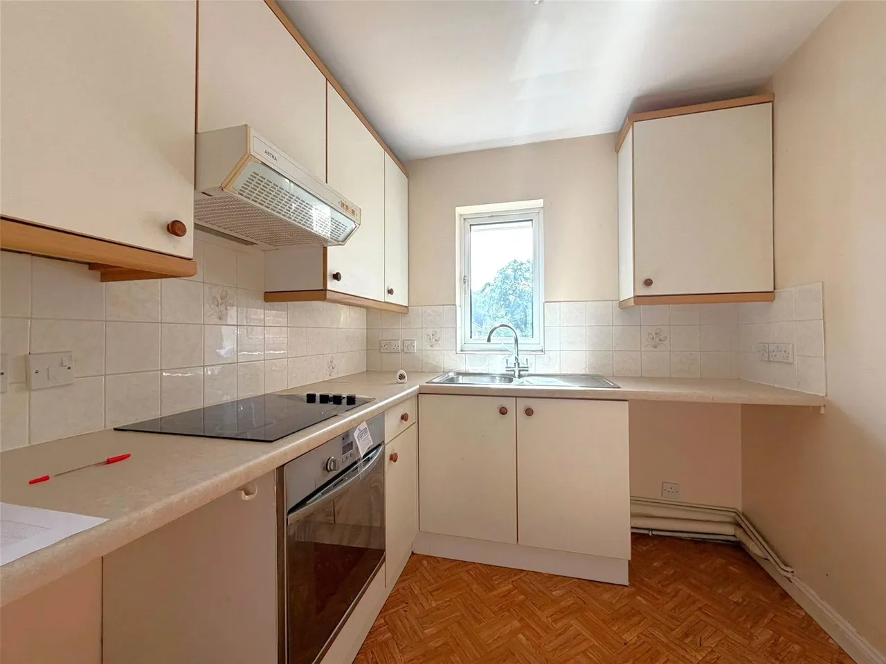 St. Johns Road, Woking, GU21, photo 4