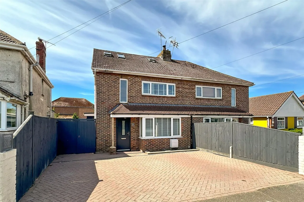 2 bed house for sale, Rustington, Littlehampton, BN16