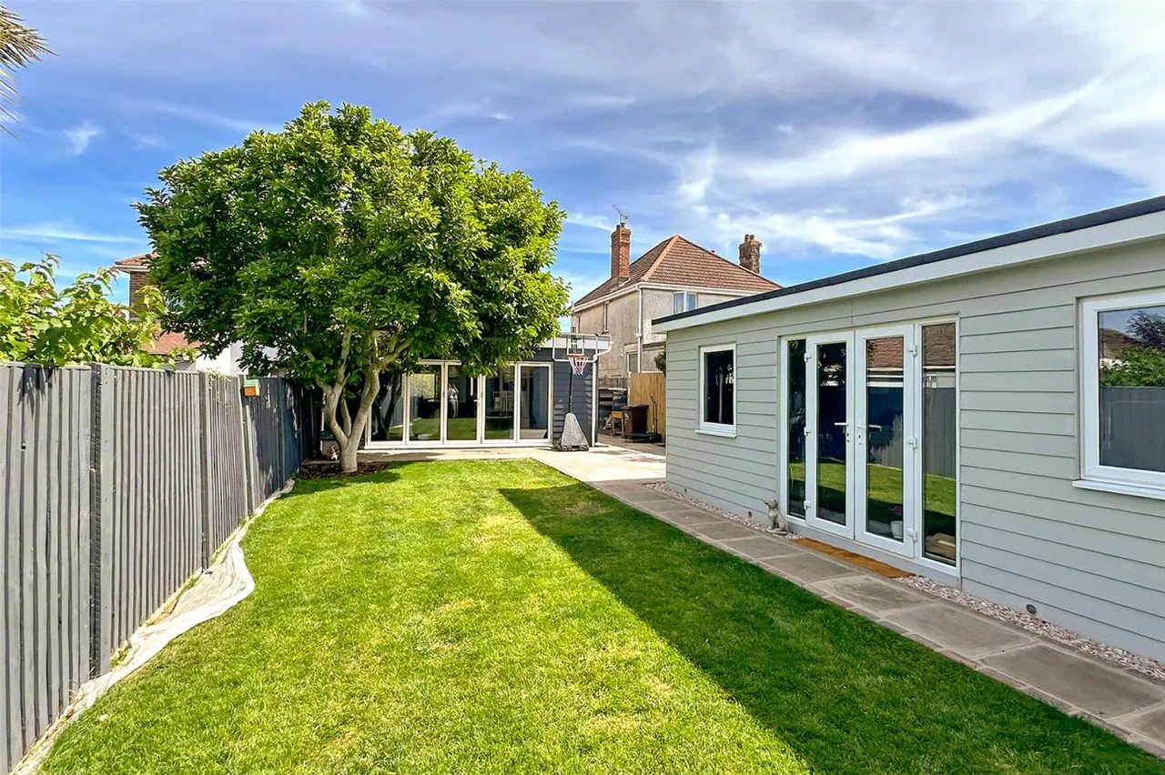 Rustington, Littlehampton, BN16, photo 2