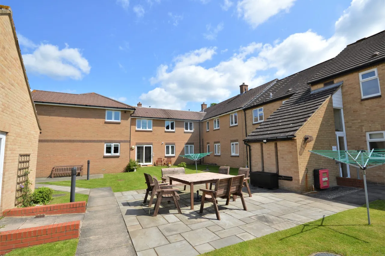 Windmill Road, OX9, photo 9
