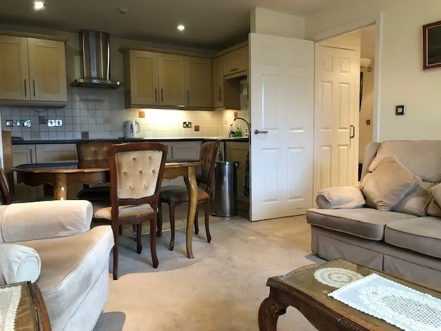 Windmill Road, OX9, photo 7