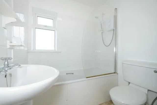 Churchill Avenue, Aylesbury, HP21, photo 4