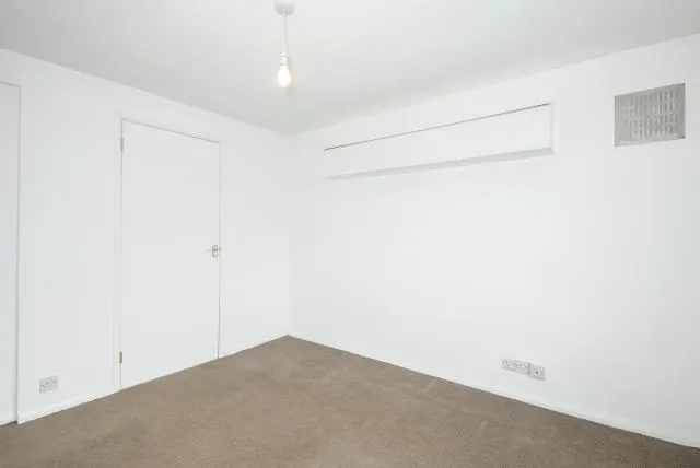 Churchill Avenue, Aylesbury, HP21, photo 5