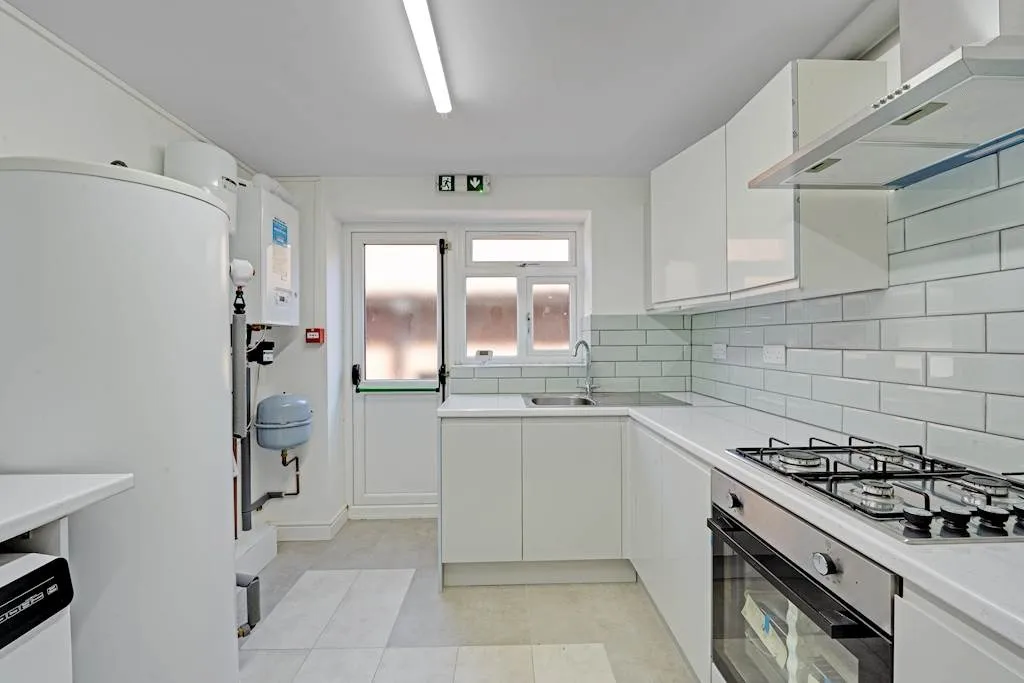 The Grove, Greenford, UB6, photo 5