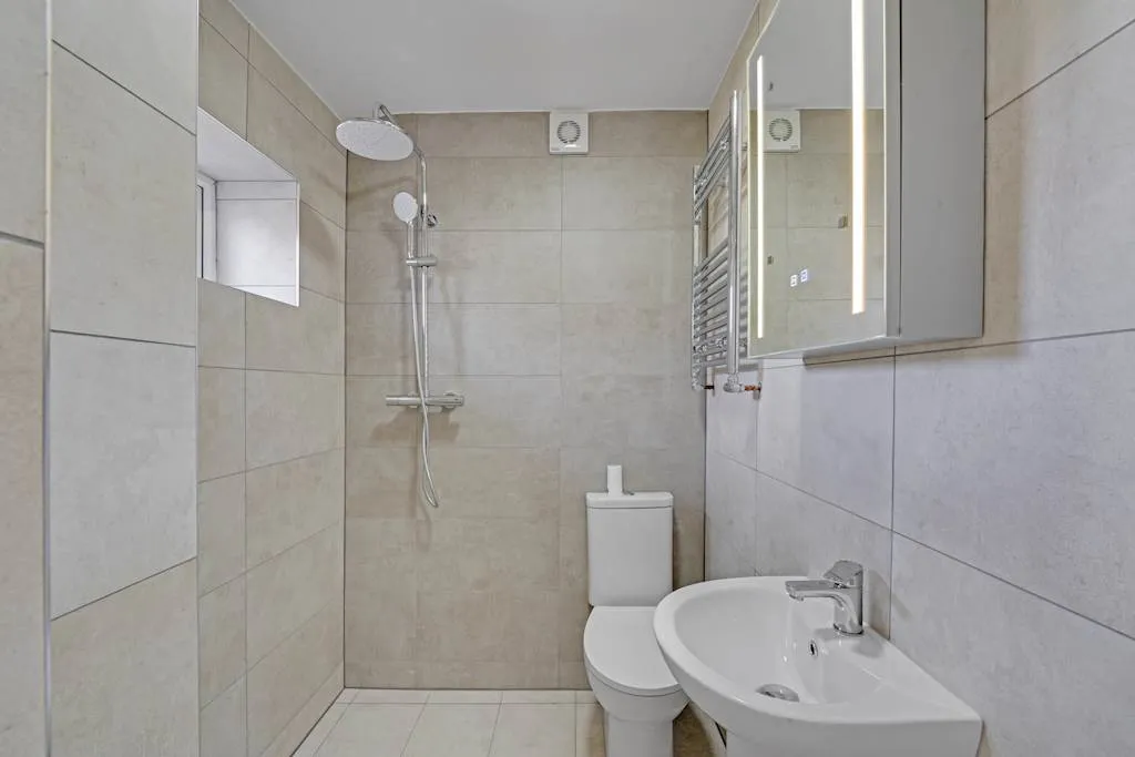 The Grove, Greenford, UB6, photo 4