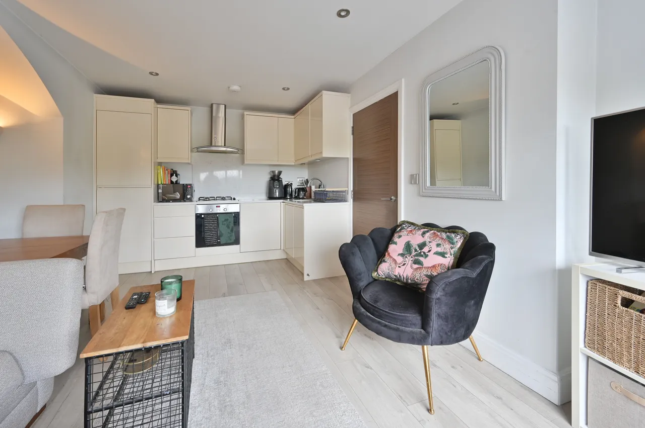 Flat 2, 158 High Street, Bushey, photo 5
