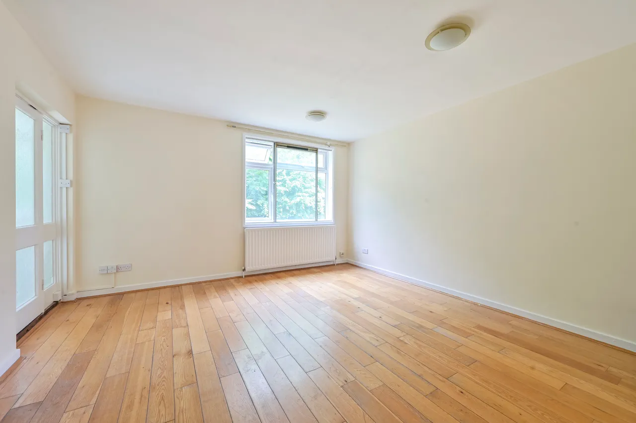 3 bed flat for sale — 11 Maple Lodge, 2 Whitefield Close, London