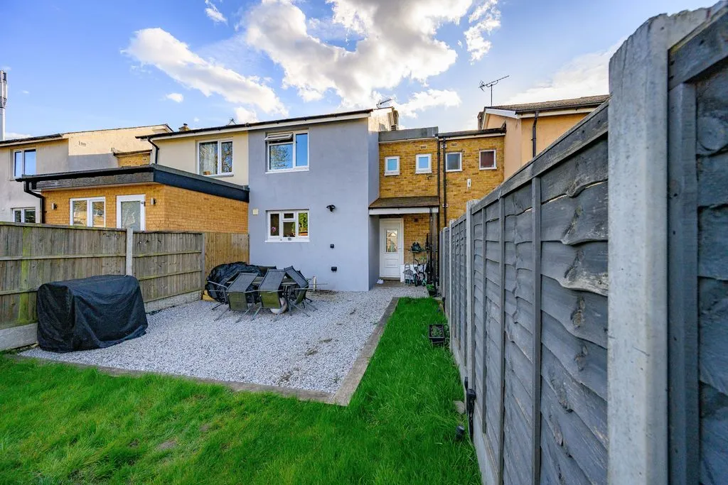 Grove Mead, Hatfield AL10 8DL, photo 12