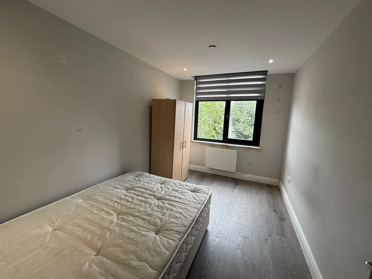 Barking Road, London, E13, photo 4