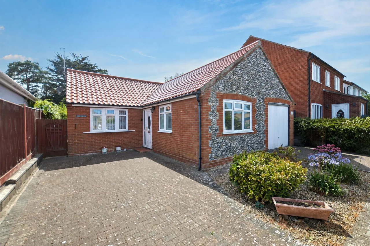 2 bed house for sale, Morley Road North, Sheringham, NR26