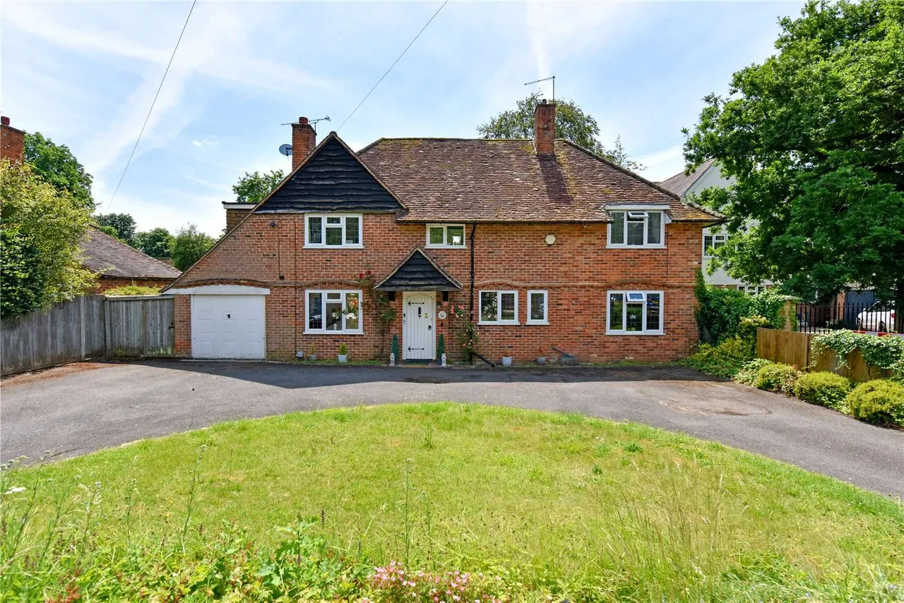 4 bed house to rent — Thicket Grove, Maidenhead, Berkshire, SL6 4LW