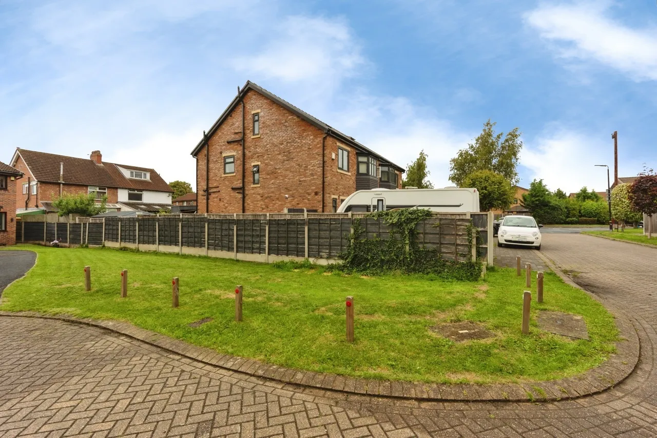 Farmers Close, SALE, Cheshire, M33, photo 2