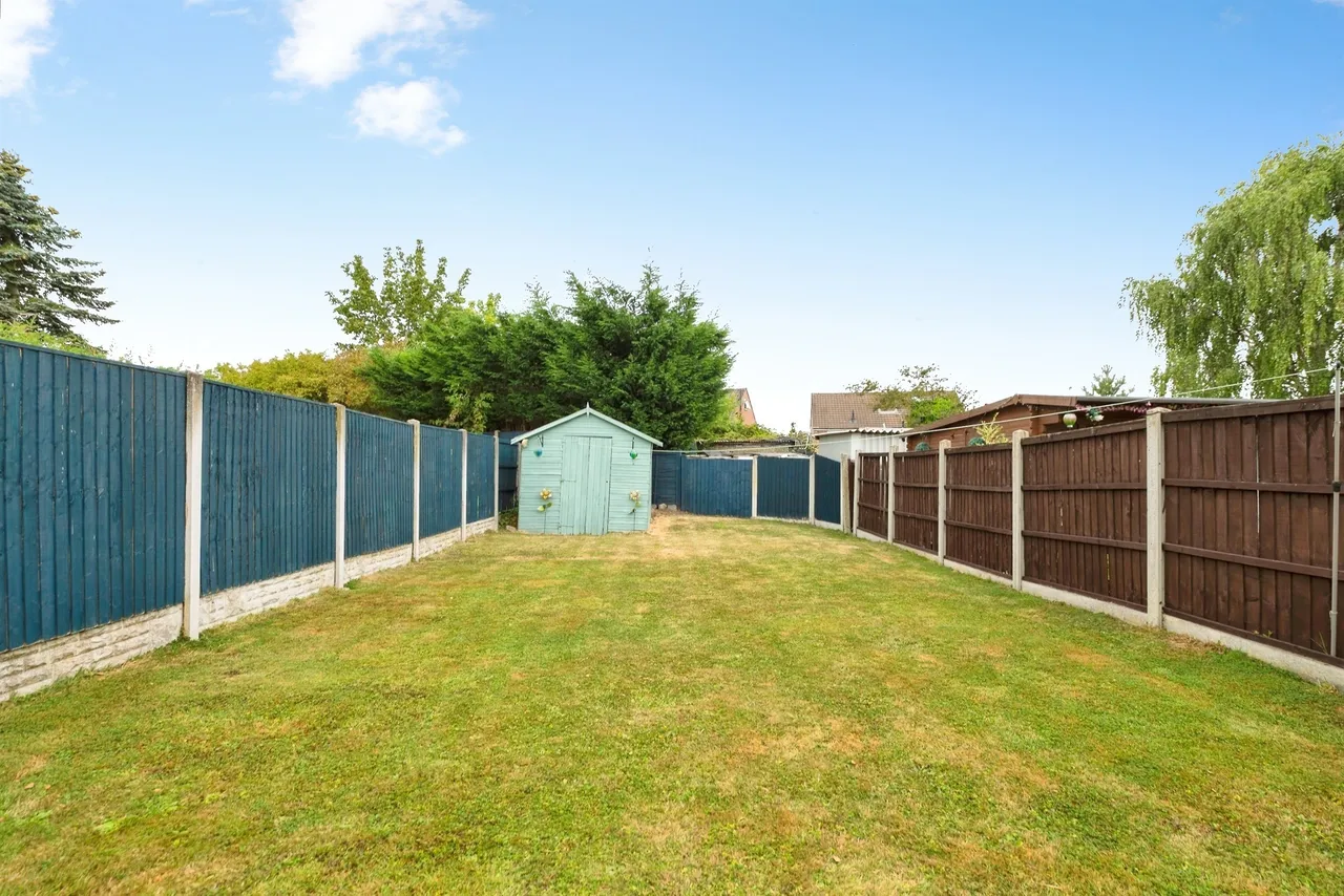 Holmefield Crescent, Ilkeston, DE7, photo 17