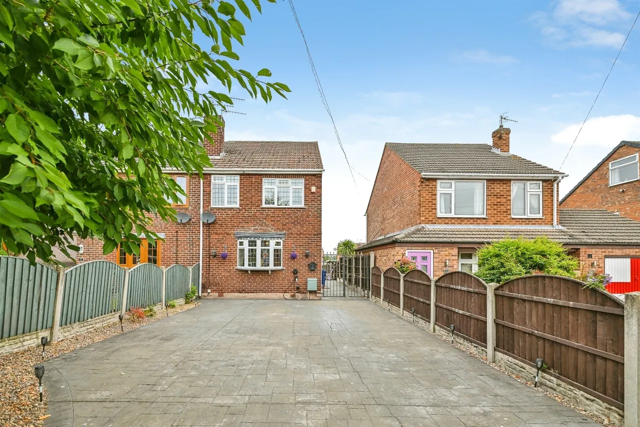 Holmefield Crescent, Ilkeston, DE7, photo 19