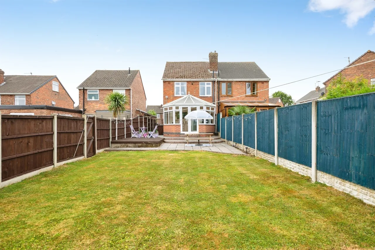 Holmefield Crescent, Ilkeston, DE7, photo 2