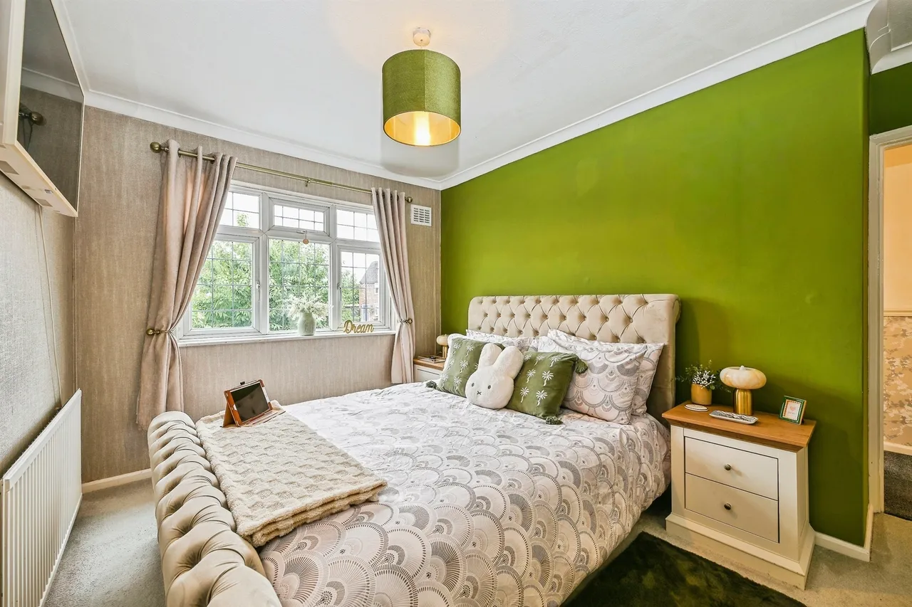 Holmefield Crescent, Ilkeston, DE7, photo 11