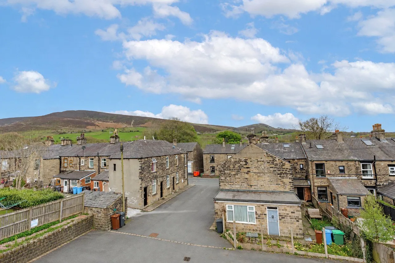 Clifton Street, Greenfield, OL3, photo 18